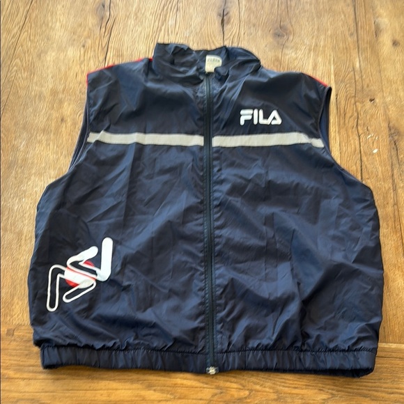 VINTAGE FILA VEST SIZE MENS MEDIUM - Picture 1 of 7